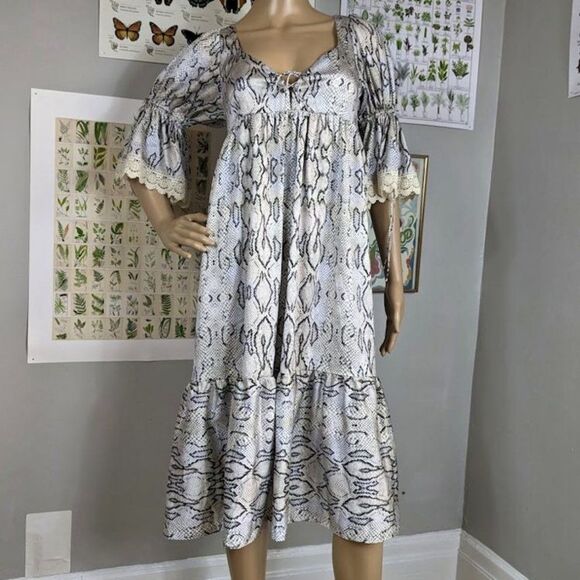NWT Selkie Tent Dress Snakeskin Print Floral Crochet Puff Cottagecore Small - Picture 3 of 12